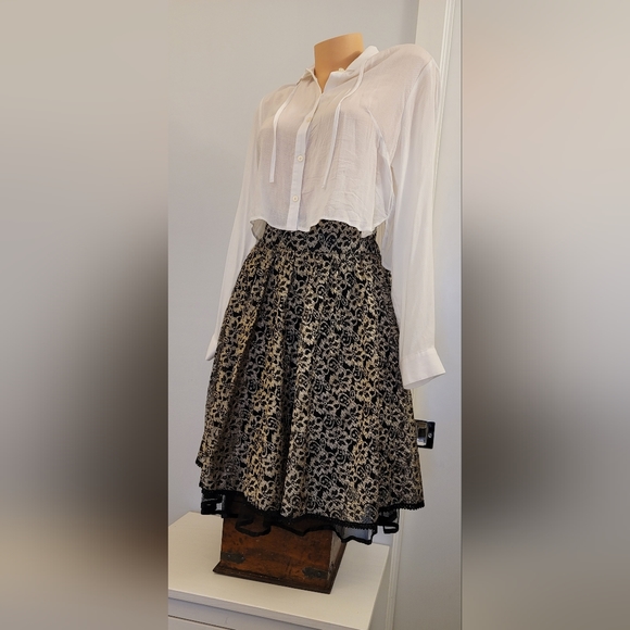 NEW Women's Beautiful Classy Gold and Black Skirt, Size Small - Picture 6 of 13